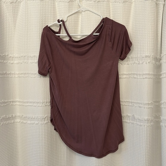 Mauve color T-shirt with open shoulders - Picture 4 of 4
